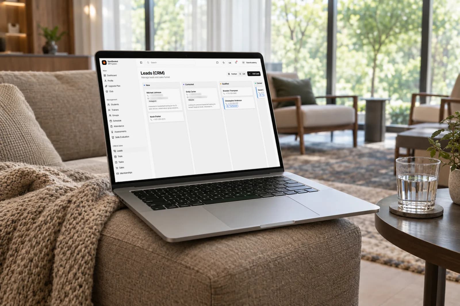 Tablero kanban de solicitudes de una escuela de baloncesto en el CRM para academias deportivas de SpotBasket